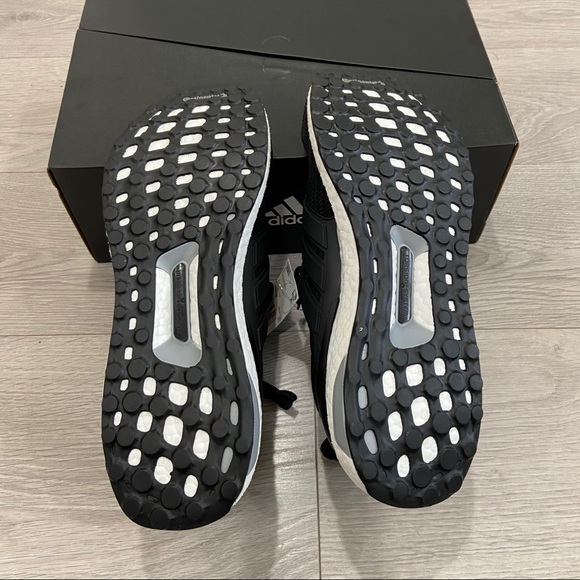 Black Adidas Ultraboost BB6166 - Picture 5 of 9